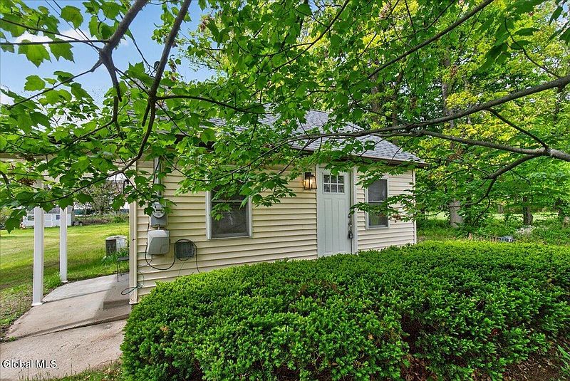 2nd image of 14 Mountain View Avenue