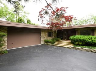 1190 Mayfair Ln, Glencoe, IL 60022