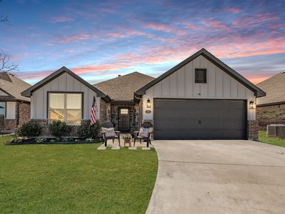 141 Maverick Ln, Pilot Point, TX, 76258