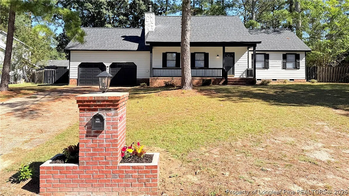 3 bed, 2.0 bath, 1944 sqft, $1,975 — Photo 1