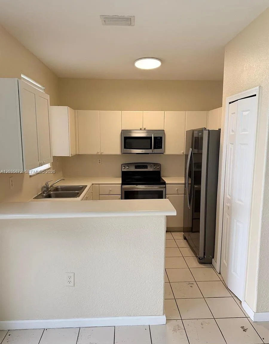 Shoma Townhomes At Keysco — Photo 2