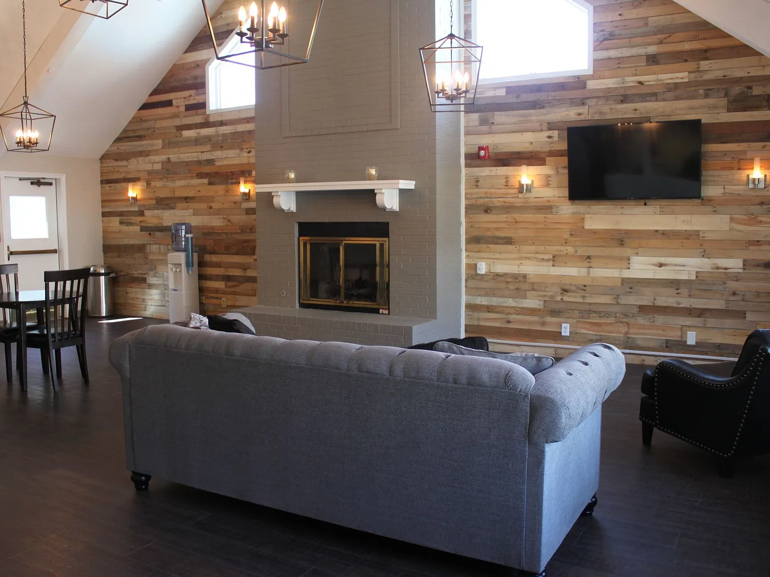 The Glen Luxury Townhomes — Photo 2