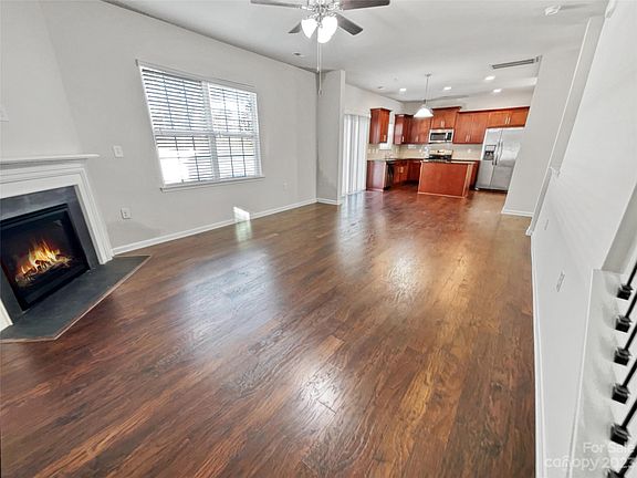 3rd image of 432 Wheat Field Dr