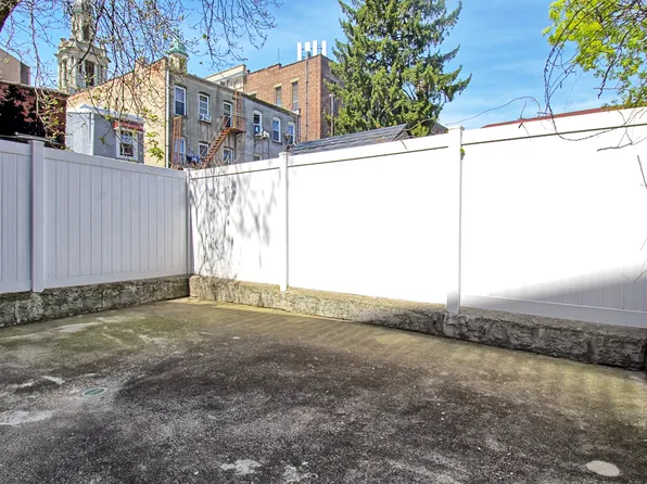 3299 Fulton Street image 17 of 21