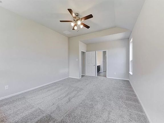 4th image of 1000 Cypresswood Dr