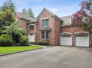 25 Engleside St, Cresskill, NJ 07626