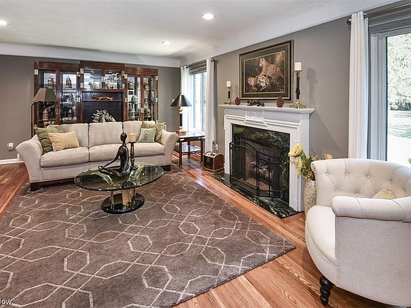 5th image of 3810 Carol Blvd