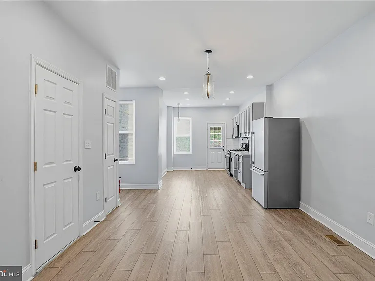 2605 Denison St — Photo 8