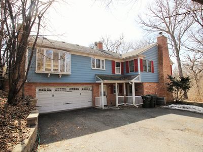 173 Stonegate Rd, Trout Valley, IL, 60013