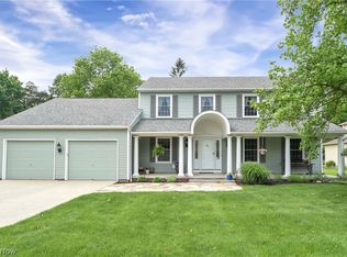 2980 Meadow Ln, Westlake, OH