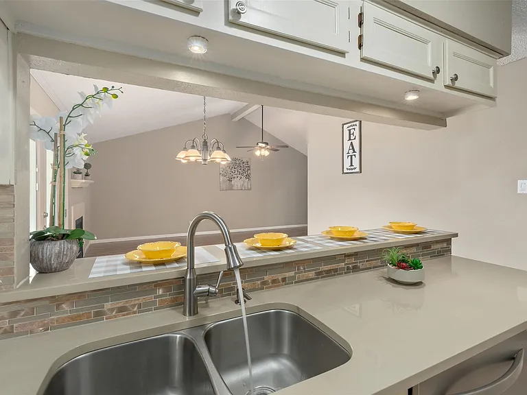 6602 Montauk Dr — Photo 11