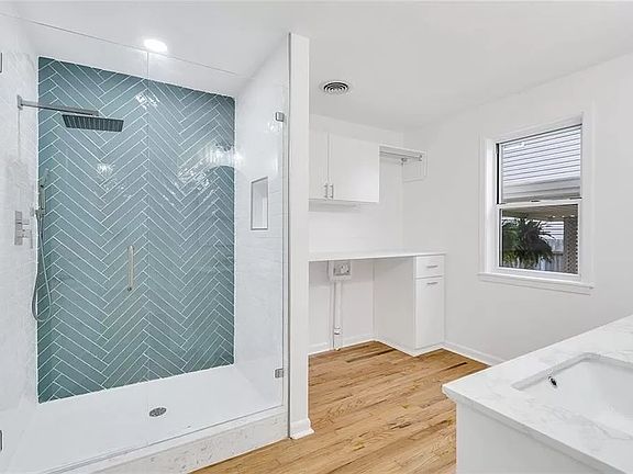 4th image of 401 Carrollton Ave