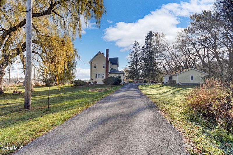 2nd image of 412 Auriesville Road
