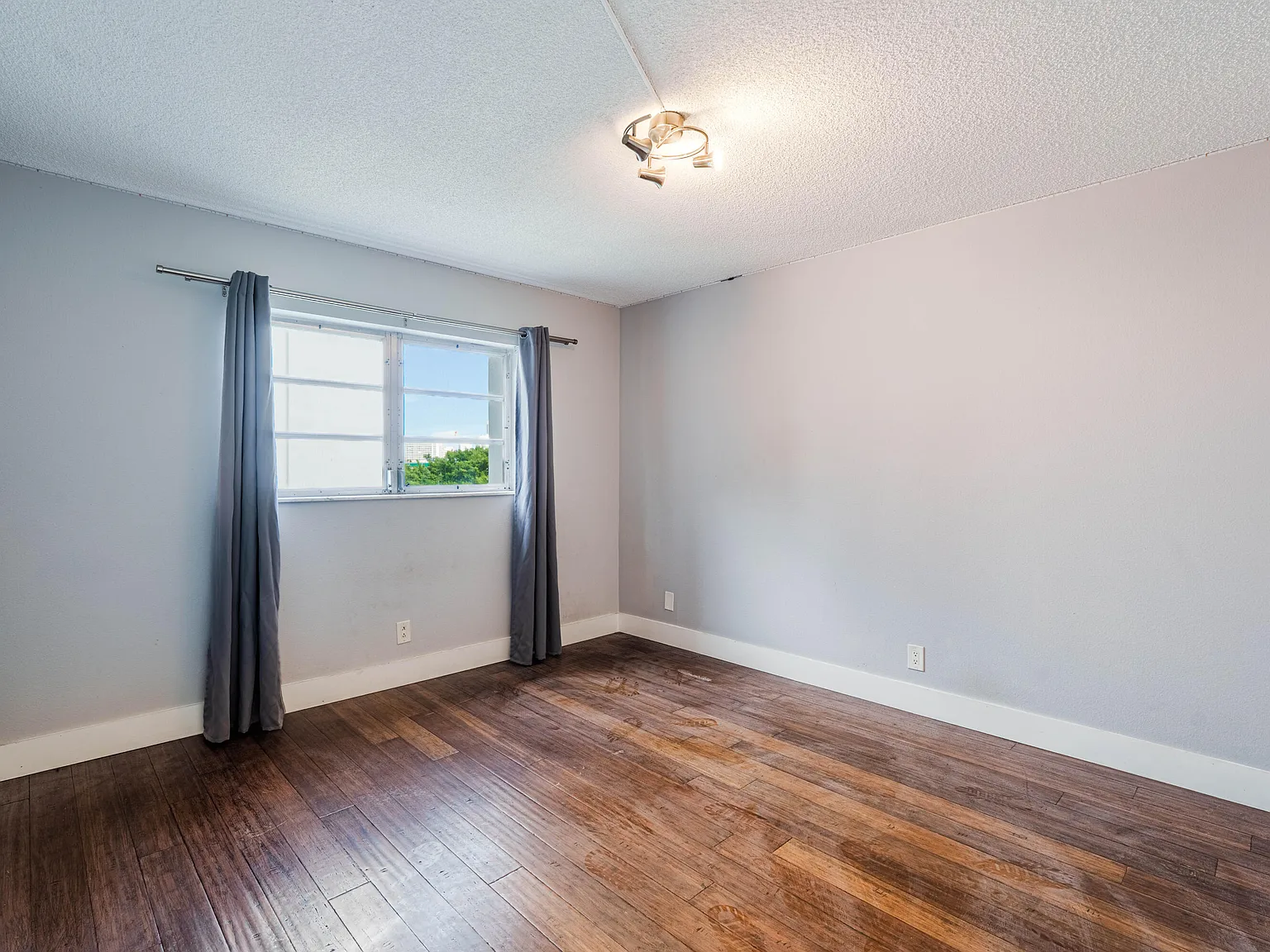 2 bed, 2.0 bath, 1092 sqft, $2,200 — Photo 4