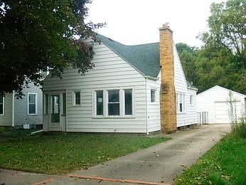 2nd image of 933 N Verlinden Ave