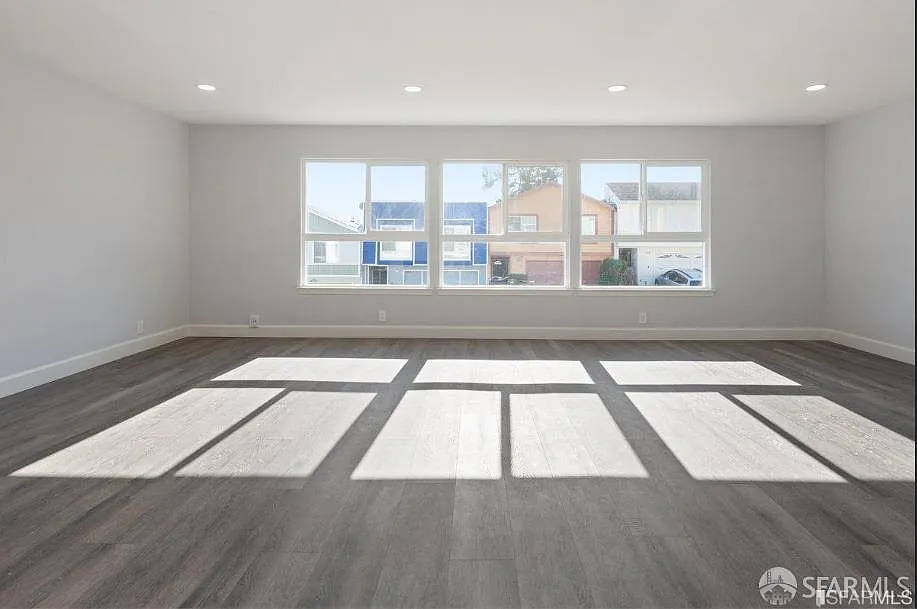 3 bed, 2.0 bath, 1770 sqft, $6,000 — Photo 4