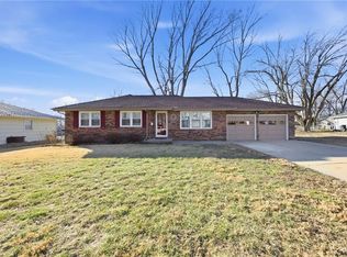 6018 Richards Dr, Shawnee, KS 66216