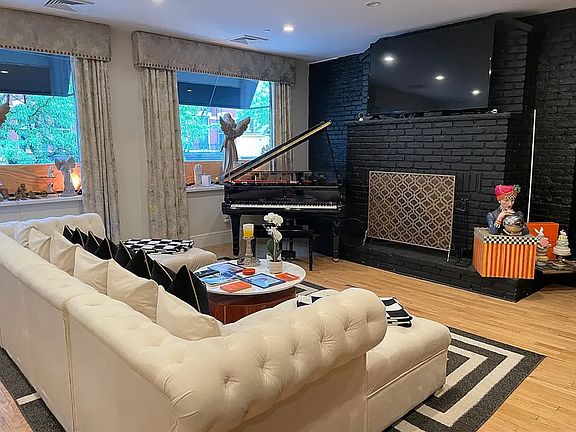 2nd image of 424 W Broadway #22