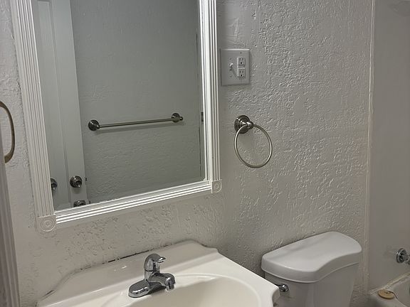 5th image of 596 Highland Dr #4