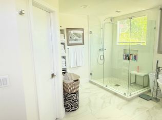 (Undisclosed Address), Fort Lauderdale, FL 33301
