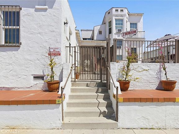 3rd image of 1250 N Mariposa Ave