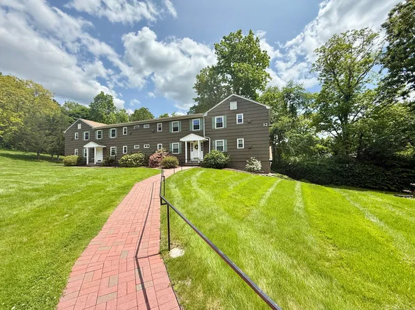 14 Arrowhead Way APT C1, Woodbury, CT 06798