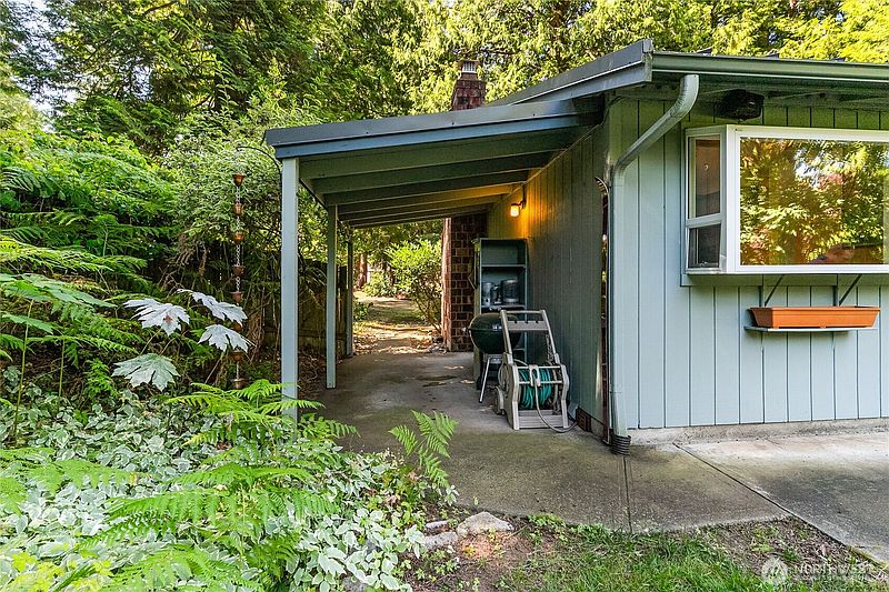 5th image of 5928 Laurel Shaw Ct