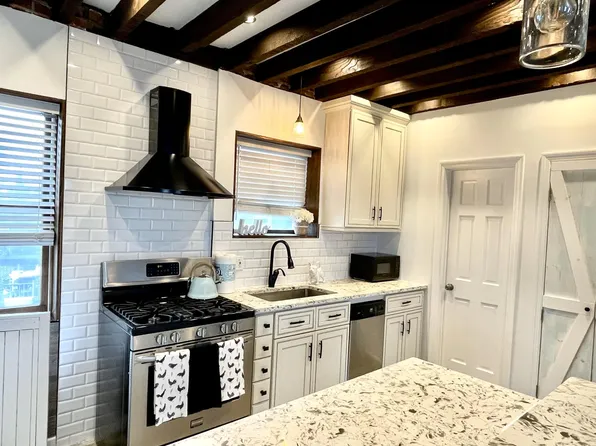 126-08 Newport Ave #B, Rockaway Park, NY 11694