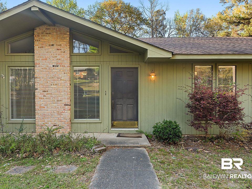 1st image of 208 Confederate Dr N
