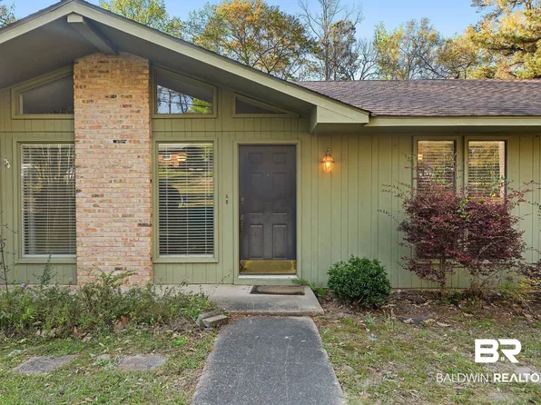 208 Confederate Dr N, Spanish Fort, AL 36527