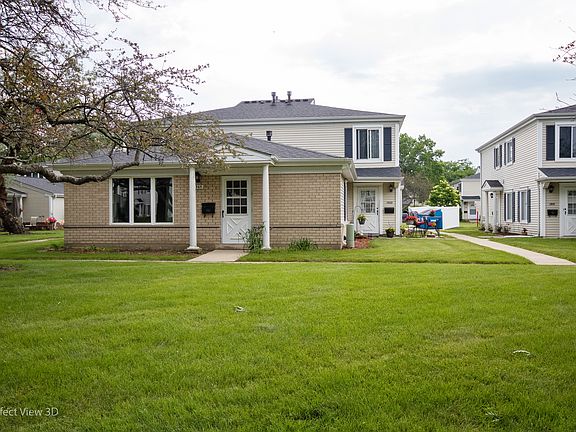2nd image of 1303 Cove Dr #210-C