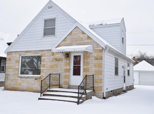3018 N 61st St, Milwaukee, WI 53210