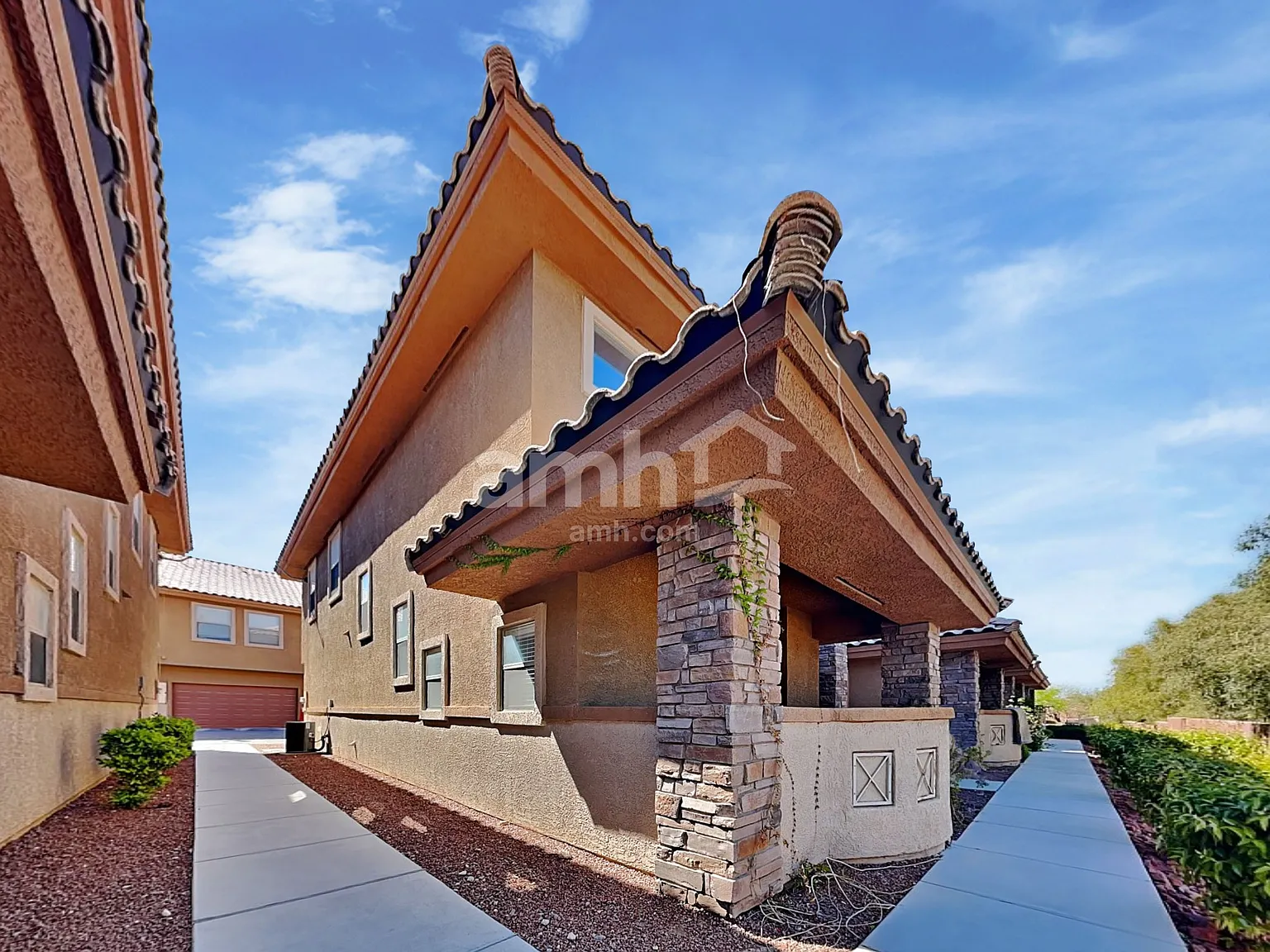 3 bed, 2.5 bath, 1539 sqft, $1,970 — Photo 1