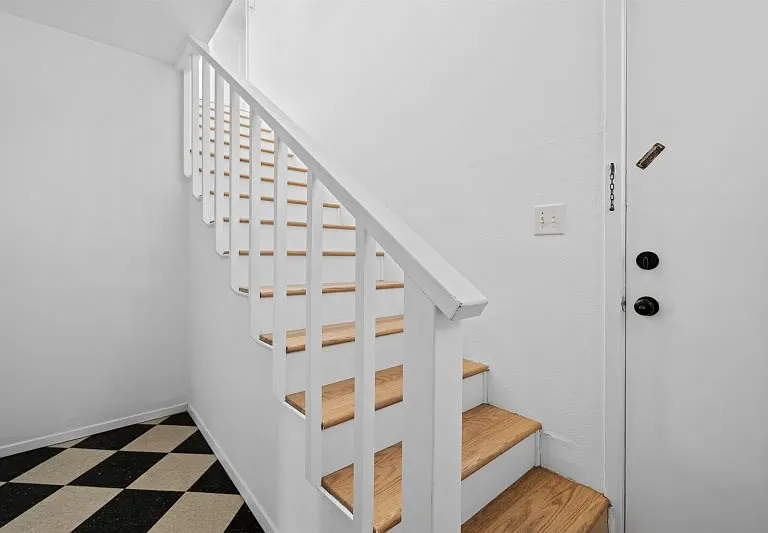 342 Lands End St — Photo 16