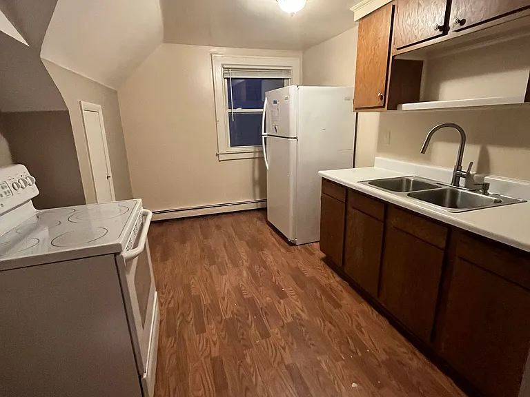 22522 Brittany Ave — Photo 2