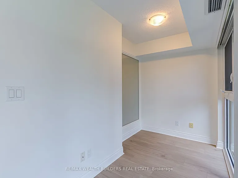 28 Ted Rogers Way #1212 — Photo 31