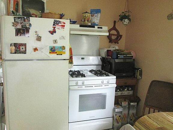4th image of 15-17 Kingswood Dr
