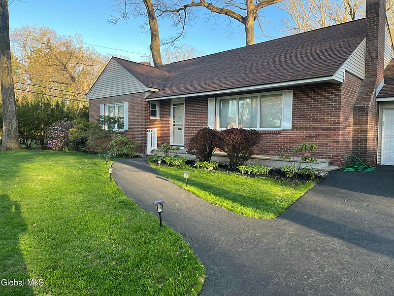 2nd image of 1737 Lexington Parkway