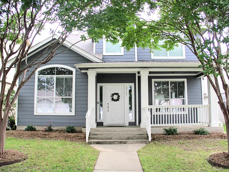 1717 Thompson Trl — Photo 1