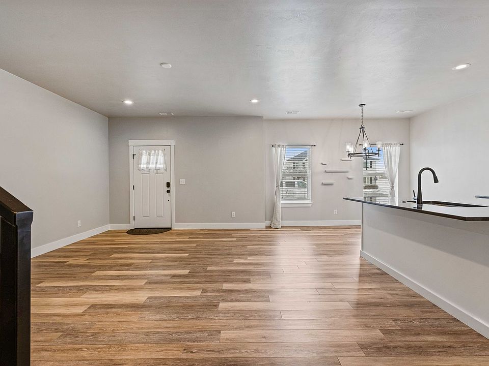 1st image of 2997 Sunburst Dr