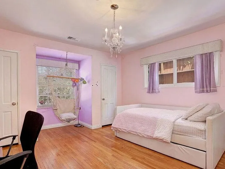 3076 Earlmar Dr — Photo 16