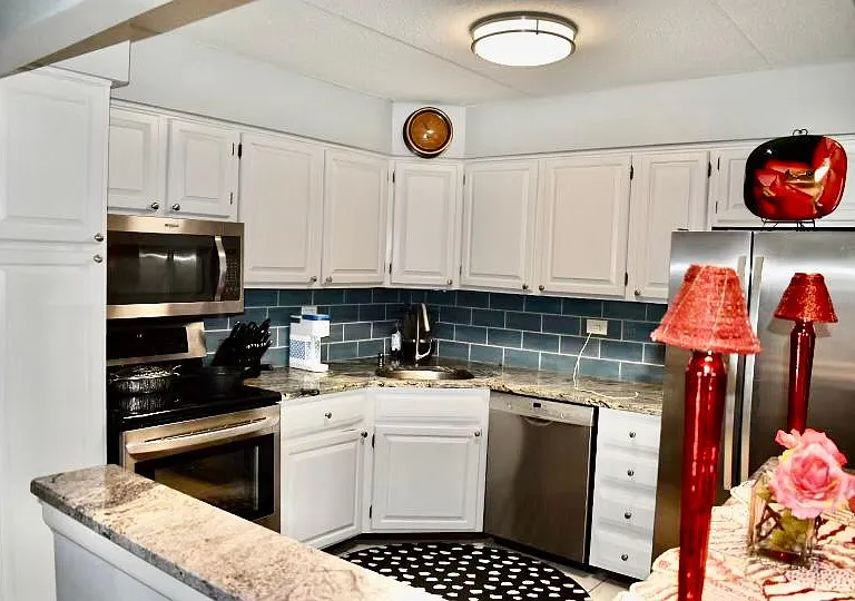 475 N Cass Ave #107 — Photo 8