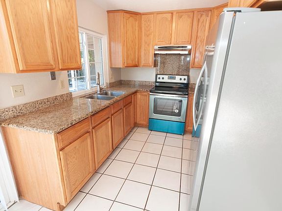 4th image of 2582 Brenford Dr