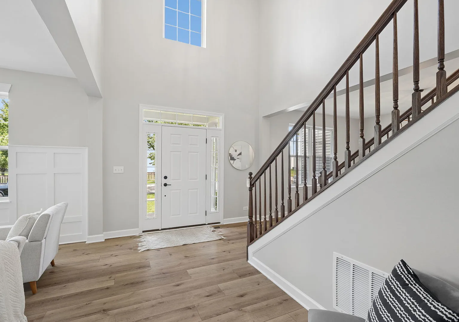 4 bed, 2.5 bath, 2861 sqft, $4,300 — Photo 3