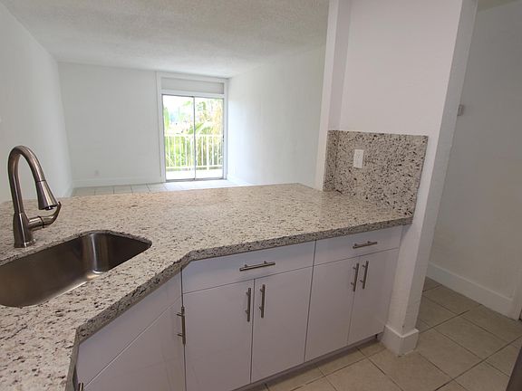 2nd image of 801 NW 47th Ave APT 506W
