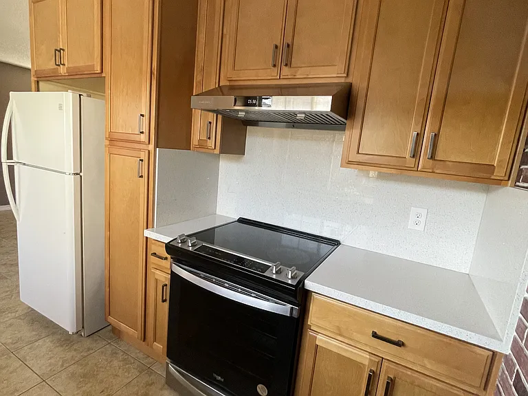 4201 Comet Cir — Photo 6