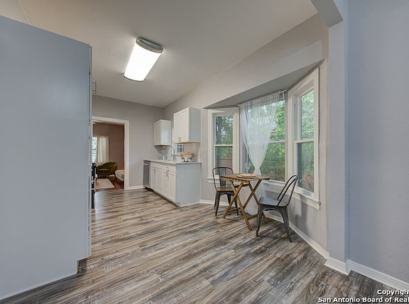 4th image of 958 Sacramento