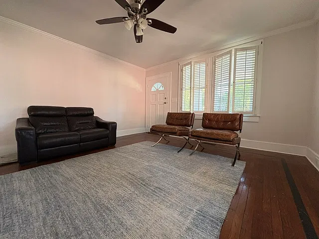 2 bed, 1300 sqft, $2,700 — Photo 2