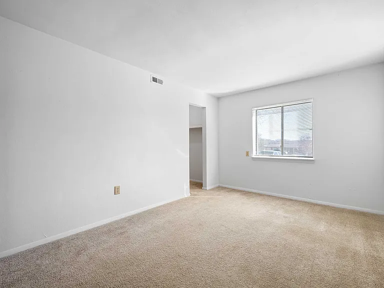 Foxridge Apartment Homes — Photo 204