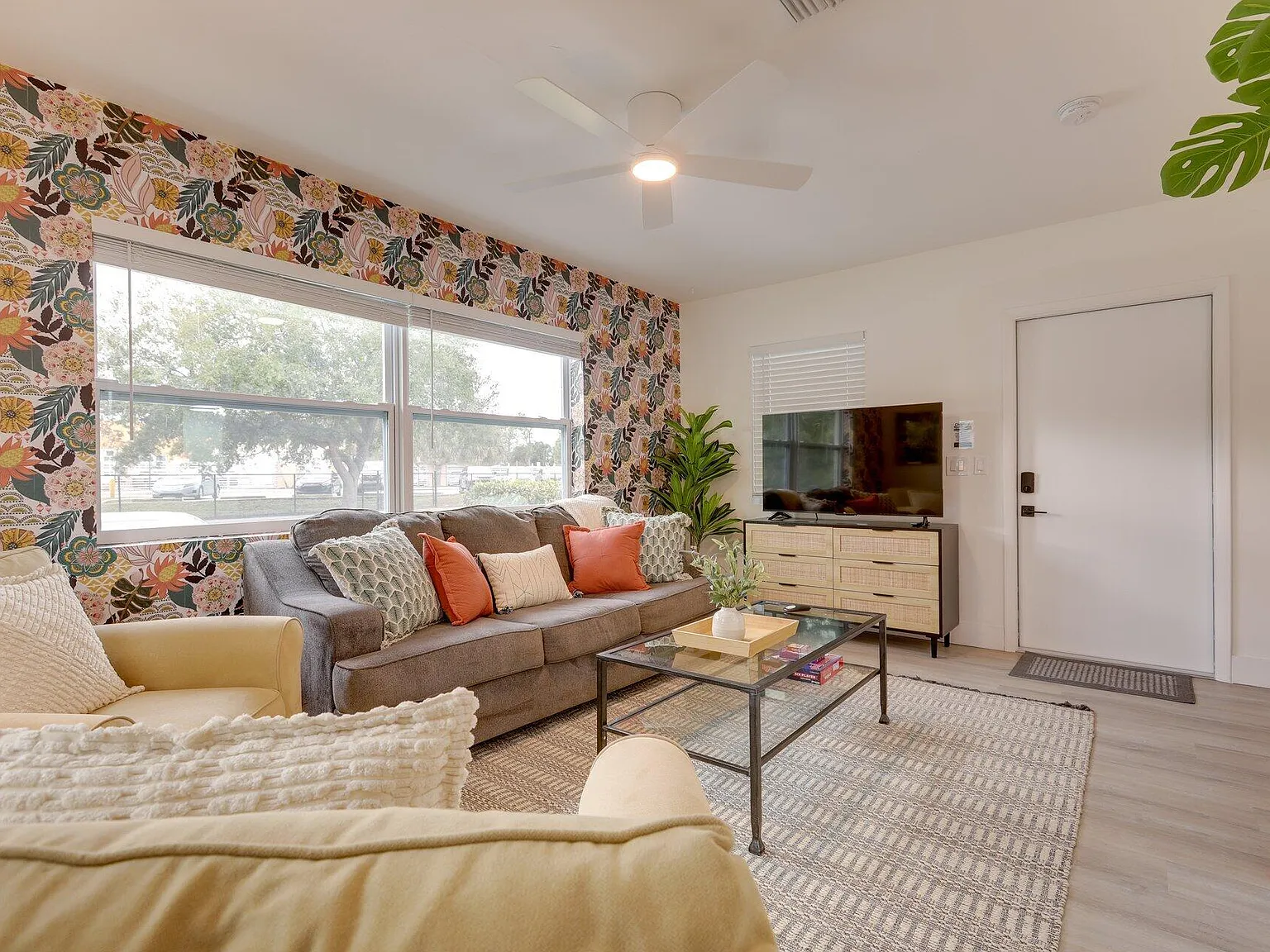 2 bed, 1.0 bath, 774 sqft, $3,500 — Photo 3